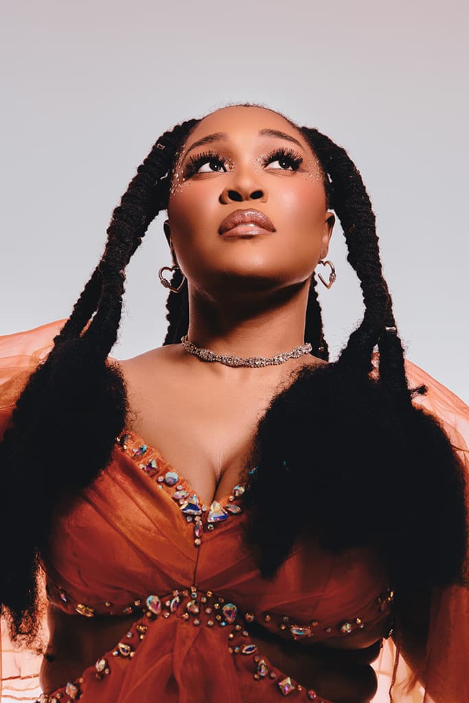 Lady Zamar, photograph 8
